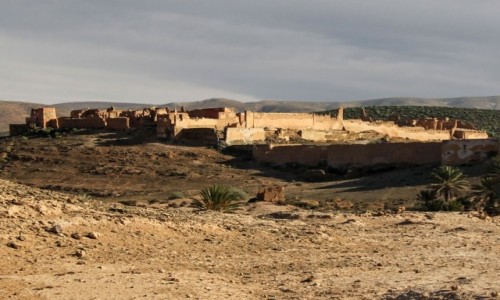Zdjcie MAROKO / Kulmim-Asmara / ruiny starego fortu /  Bou Jerif