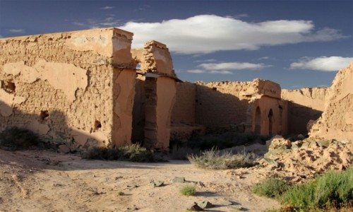 Zdjecie MAROKO / Kulmim-Asmara / ruiny starego fortu / Bou Jerif