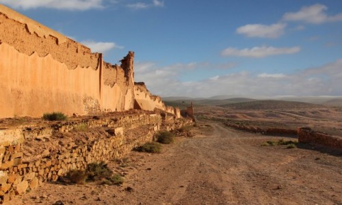Zdjecie MAROKO /  Kulmim-Asmara /  ruiny starego fortu / Bou Jerif