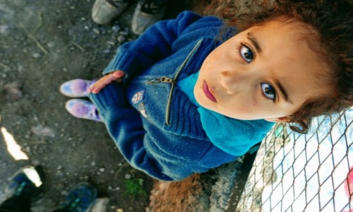 Zdjecie MAROKO / Atlas Wysoki / Sidi Chamharouch / maroka�ska dziewczynka