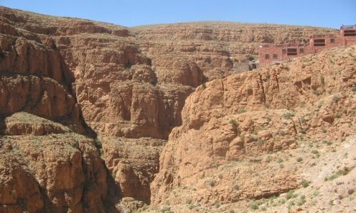 Zdjęcie MAROKO / brak / w okolicach le Gorges du Dades / restauracja na skale