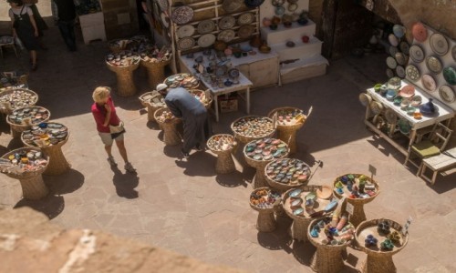 Zdjęcie MAROKO / Marrakesz-Safi / Essaouira / arabski bazar - bezpieczna odległość