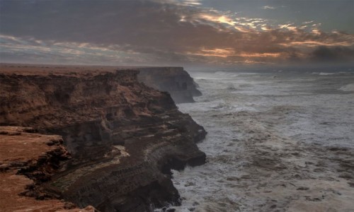 Zdjecie MAROKO / Al-Ujun-As-Sakija al-Hamra / nad Atlantykiem / Ponure klimaty