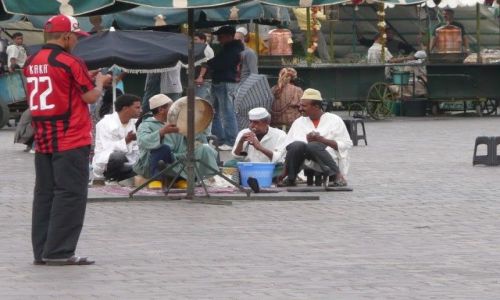 Zdjecie MAROKO / Marrakesz / Demaa el-Fna / Zaklinacze wy