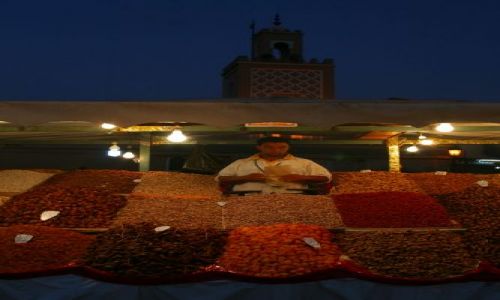 Zdjęcie MAROKO / Marakesz / Dzemaa El Fna / Wieczorem na bazarze