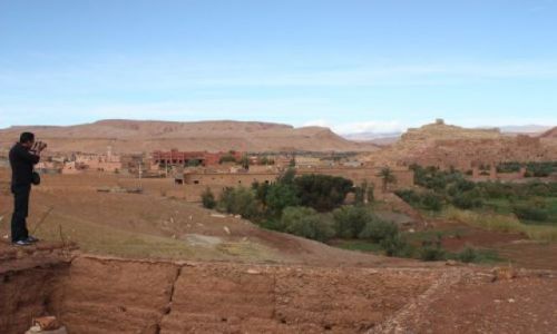 Zdjecie MAROKO / OUARZAZATE / KASBACH / W strone Marakeszu???