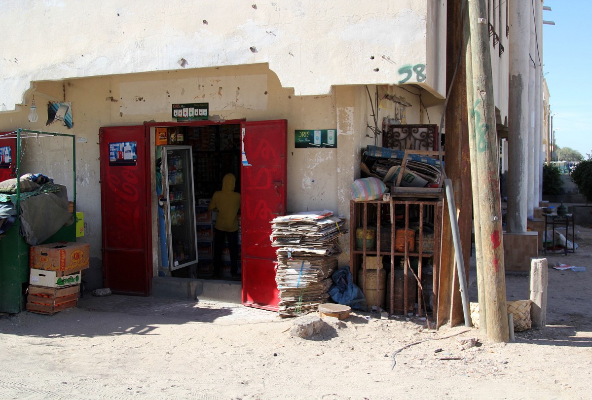 Zdjęcia: gdzieś po drodze, Sahel, Ludzie przy pracy, MAURETANIA Zdjęcia: gdzieś po drodze, Sahel, Ludzie przy pracy, MAURETANIA