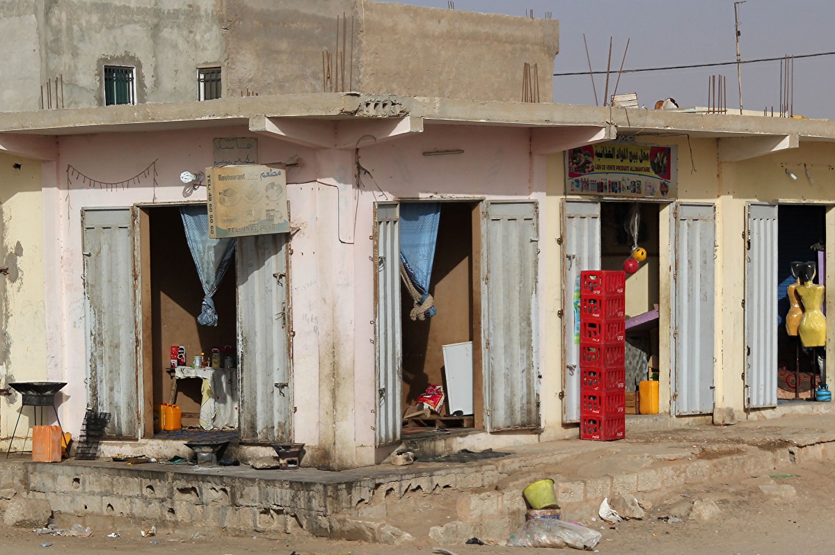 Zdjęcia: gdzieś po drodze, Mauretania, Restauracja,spożywczy i odzieżowy, MAURETANIA Zdjęcia: gdzieś po drodze, Mauretania, Restauracja,spożywczy i odzieżowy, MAURETANIA