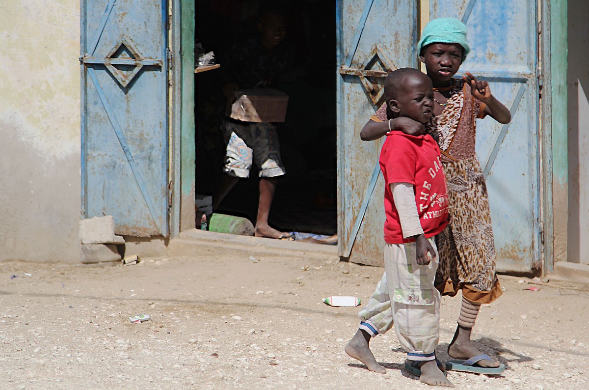 Zdjęcia: gdzieś po drodze, Mauretania, Główną ulicą, MAURETANIA Zdjęcia: gdzieś po drodze, Mauretania, Główną ulicą, MAURETANIA