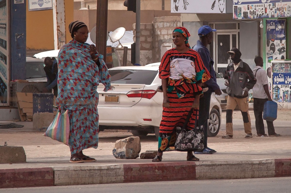 Zdjęcia: na głównej ulicy, Nawakszut, Ulice stolicy, MAURETANIA Zdjęcia: na głównej ulicy, Nawakszut, Ulice stolicy, MAURETANIA