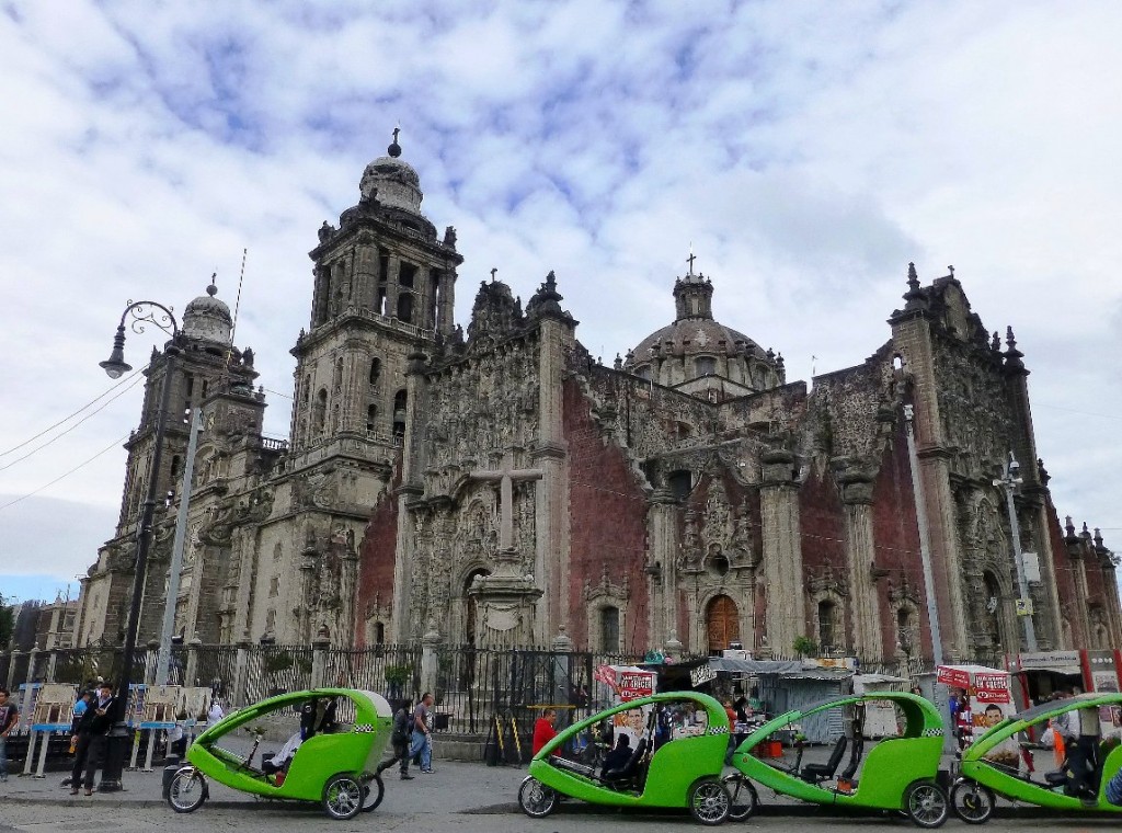 Zdjęcia: Zocalo- Katedra Narodowa, Mexico City, stare i nowe w Mexico City, MEKSYK Zdjęcia: Zocalo- Katedra Narodowa, Mexico City, stare i nowe w Mexico City, MEKSYK