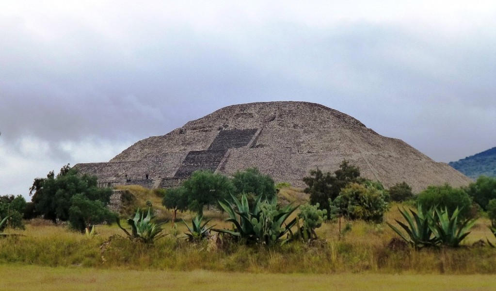 Zdjęcia: Teotichuacan, Teotichuacan, ostatnie spojrzenie-Piramida Księżyca, MEKSYK Zdjęcia: Teotichuacan, Teotichuacan, ostatnie spojrzenie-Piramida Księżyca, MEKSYK