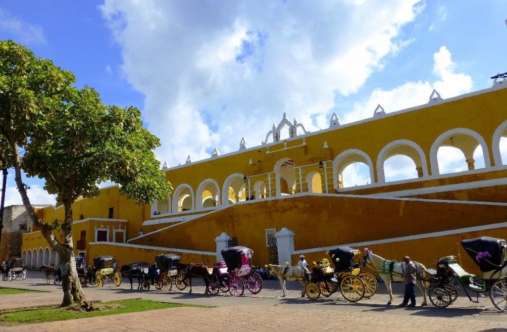 Zdjęcia: Izamal, Jukatan, czekając na turystów, MEKSYK Zdjęcia: Izamal, Jukatan, czekając na turystów, MEKSYK