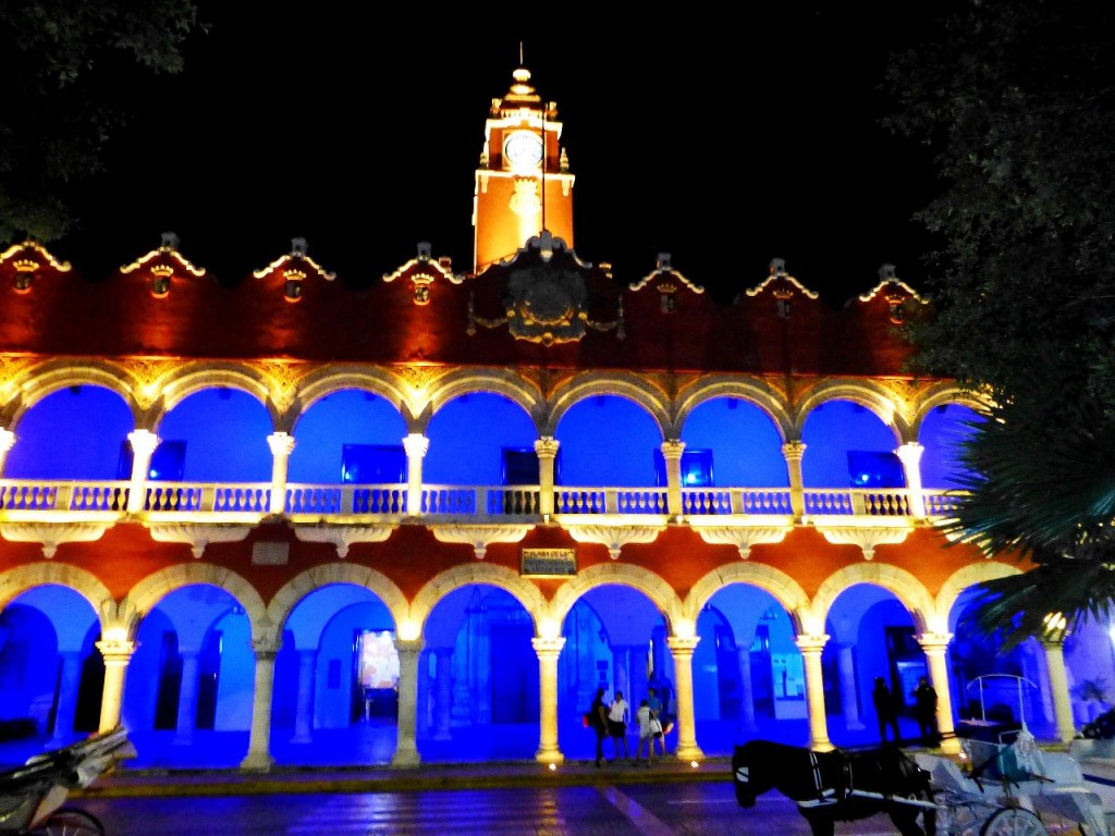 Zdjęcia: Merida , Jukatan, Merida nocą- Pałac Gubernatora, MEKSYK Zdjęcia: Merida , Jukatan, Merida nocą- Pałac Gubernatora, MEKSYK