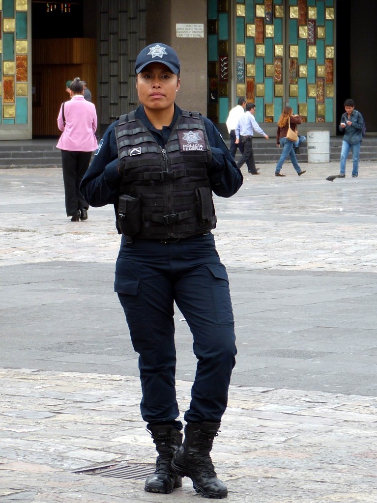 Zdjęcia: Meksyk, Bazylika Matki Boskiej z Guadalupe, Dystrykt Federalny, Kobieta pracująca, MEKSYK Zdjęcia: Meksyk, Bazylika Matki Boskiej z Guadalupe, Dystrykt Federalny, Kobieta pracująca, MEKSYK