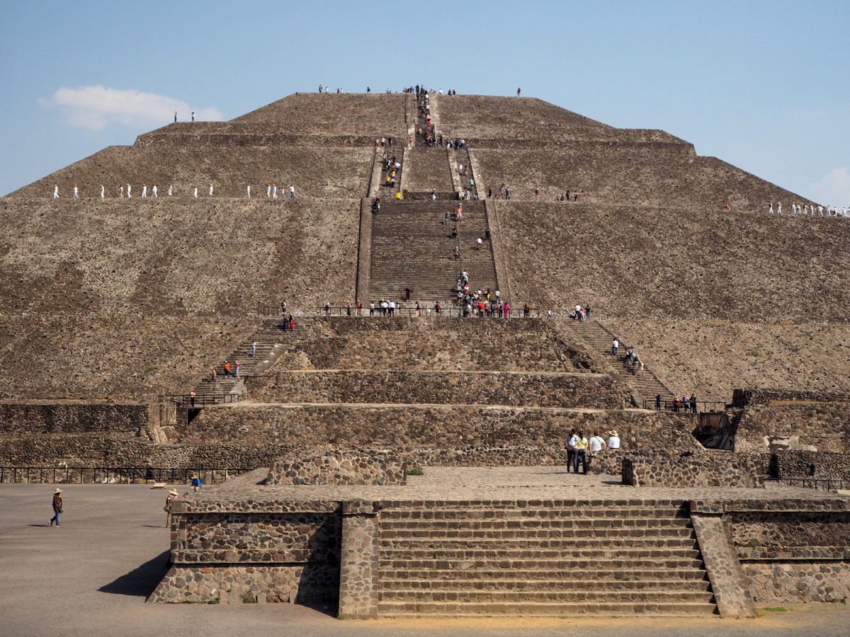 Zdjęcia: Teotihuacán, północny wschód od miasta Meksyk., Piramida Słońca, MEKSYK Zdjęcia: Teotihuacán, północny wschód od miasta Meksyk., Piramida Słońca, MEKSYK
