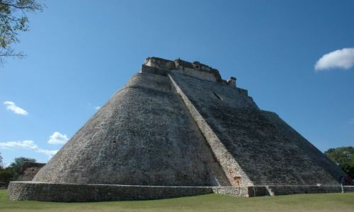 Zdjecie MEKSYK / Yucatan / Uxmal / Piramida Czarodzieja