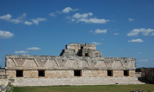 Zdjecie MEKSYK / Yucatan / Uxmal / Kwadrat Mniszek