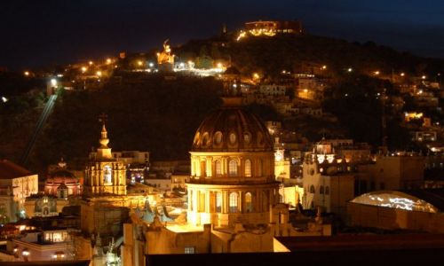 Zdjęcie MEKSYK / brak / Guanajuato / Panorama Guanajuato nocą