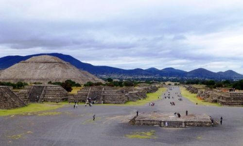 Zdjęcie MEKSYK / okolice Mexico City / Teotichuacan / widok na Piramidę Słońca
