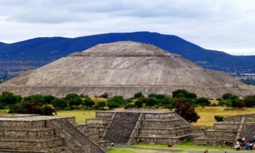 Zdjecie MEKSYK / Teotichuacan / Teotichuacan / spojrzenie na Piramid Soca