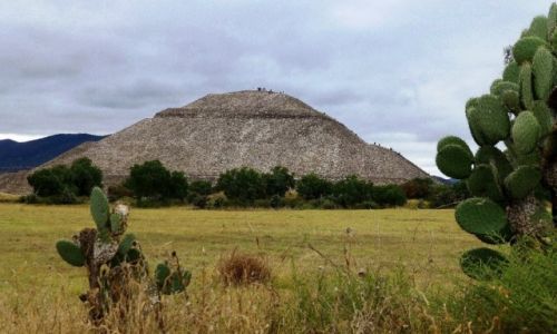 Zdjęcie MEKSYK / Teotichuacan / Teotichuacan /  pożegnanie z Piramidą Słońca