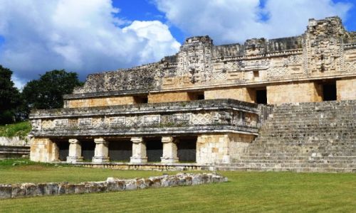 Zdjecie MEKSYK / Julatan / Uxmal / Czworokt Mniszek