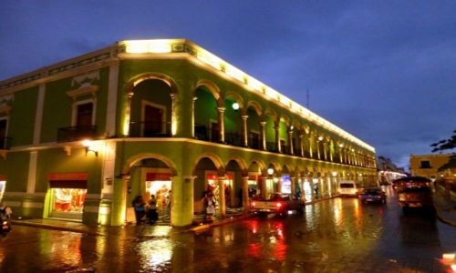 Zdjęcie MEKSYK / Jukatan  / Campeche /  Campeche wieczorem , po ulewnym deszczu