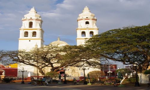 Zdjecie MEKSYK / Jukatan / Campeche / Katedra
