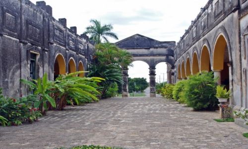 Zdjcie MEKSYK / Jukatan / Okolice Uxmal / Opuszczona hacjenda