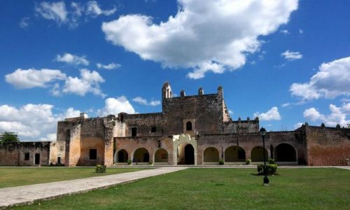 Zdjęcie MEKSYK / brak / Valladolid / klasztor San Bernardino z 1552 r