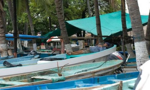 Zdjęcie MEKSYK / stan Guerrero / plaża miejska w Zihuatanejo / siesta
