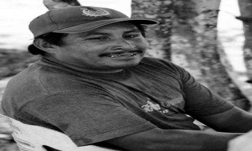 Zdjęcie MEKSYK / jukatan / playa de carmen / człowiek ze złotym pistoletem -wersja meksykańska