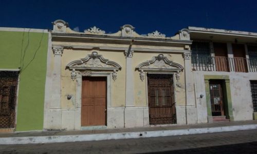 Zdjęcie MEKSYK / - / Jukatan / Campeche / KONKURS - drzwi kolonialnaj kamienicy