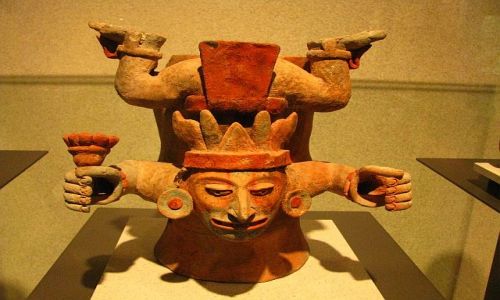Zdjęcie MEKSYK / Ciudad de Mexico / Muzeum Antropologiczne / Spadający Bóg