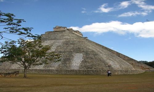 Zdjęcie MEKSYK / . / Uxmal / piramida Wróżbity