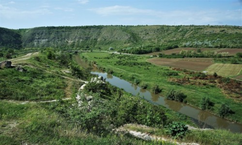 Zdjcie MODAWIA / Orheiul Vechi  / . / W dolinie rzeki Reut