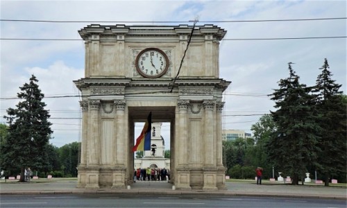 Zdjęcie MOłDAWIA / Kiszyniów / . / Łuk Tryumfalny