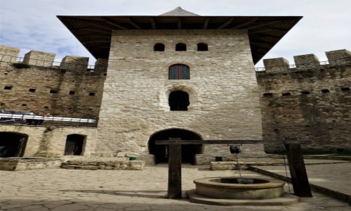 Zdjcie MODAWIA / Soroca / . / Zamkowa studnia