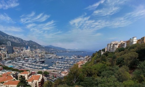 Zdjęcie MONAKO / Monte Carlo. / Monako. / Widok z Monako na Monte Carlo.