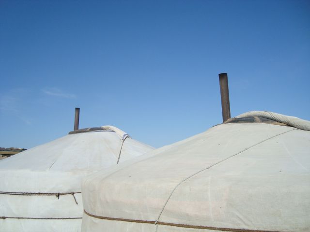 Zdjęcia: Karakorum, Z komina jurta mknie, MONGOLIA Zdjęcia: Karakorum, Z komina jurta mknie, MONGOLIA