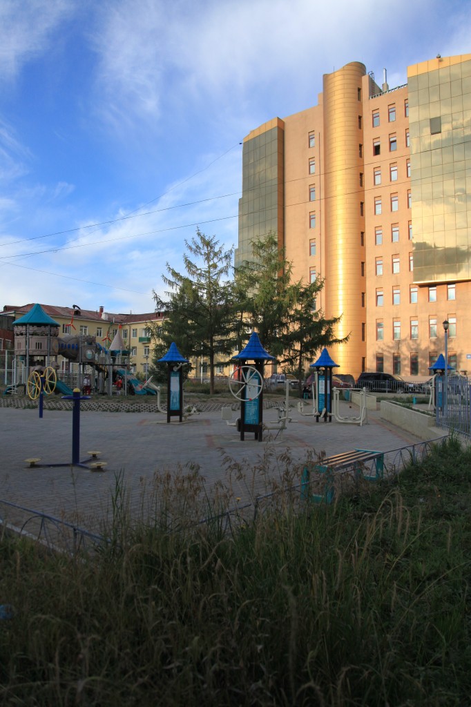 Zdjęcia: Centrum miasta, Ułan Bator, Podwórko, MONGOLIA Zdjęcia: Centrum miasta, Ułan Bator, Podwórko, MONGOLIA