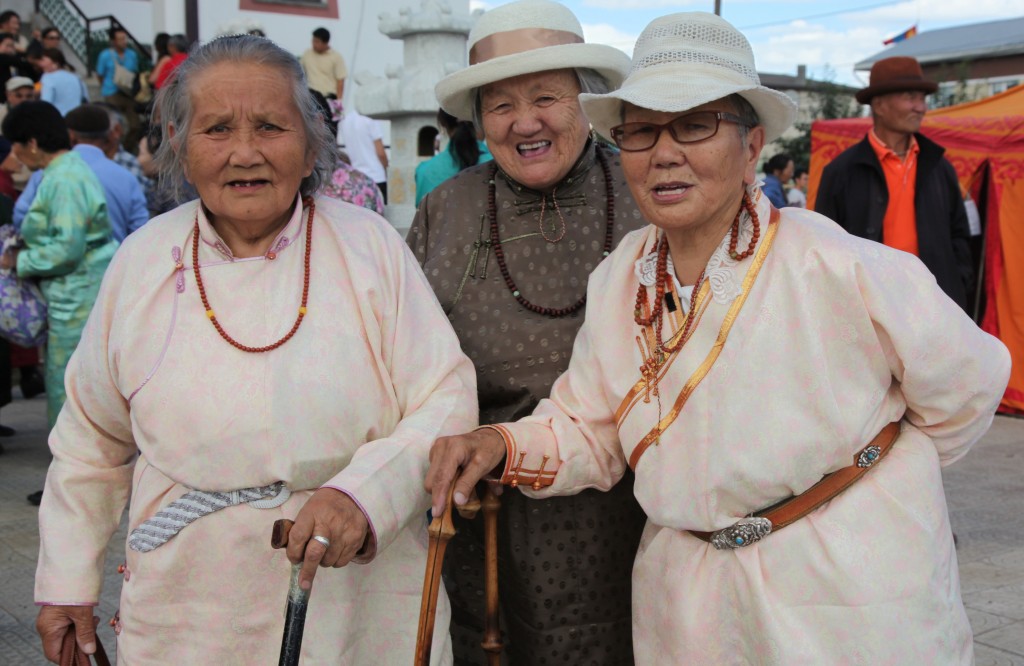 Zdjęcia: Klasztor Gandan, Ułan Bator, Przed świątynią, MONGOLIA Zdjęcia: Klasztor Gandan, Ułan Bator, Przed świątynią, MONGOLIA