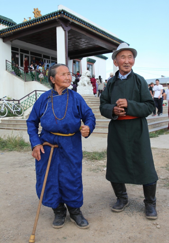 Zdjęcia: Klasztor Gandan, Ułan Bator, Powrót ze świątyni, MONGOLIA Zdjęcia: Klasztor Gandan, Ułan Bator, Powrót ze świątyni, MONGOLIA