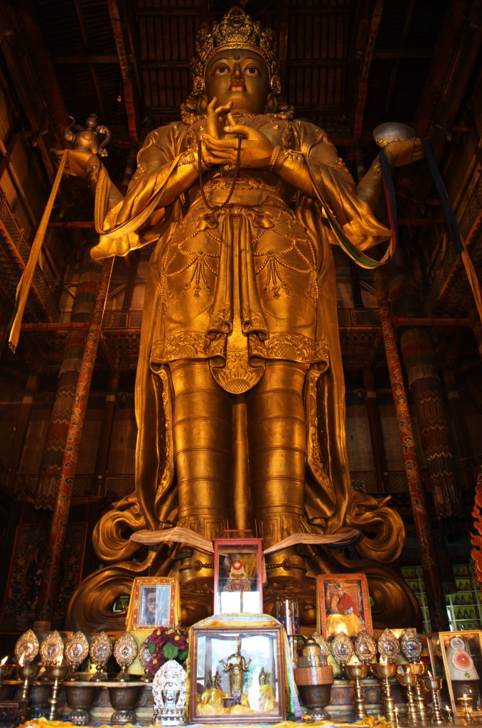 Zdjęcia: Klasztor Gandan, Ułan Bator, Statua Migjid Janraisig , MONGOLIA Zdjęcia: Klasztor Gandan, Ułan Bator, Statua Migjid Janraisig , MONGOLIA
