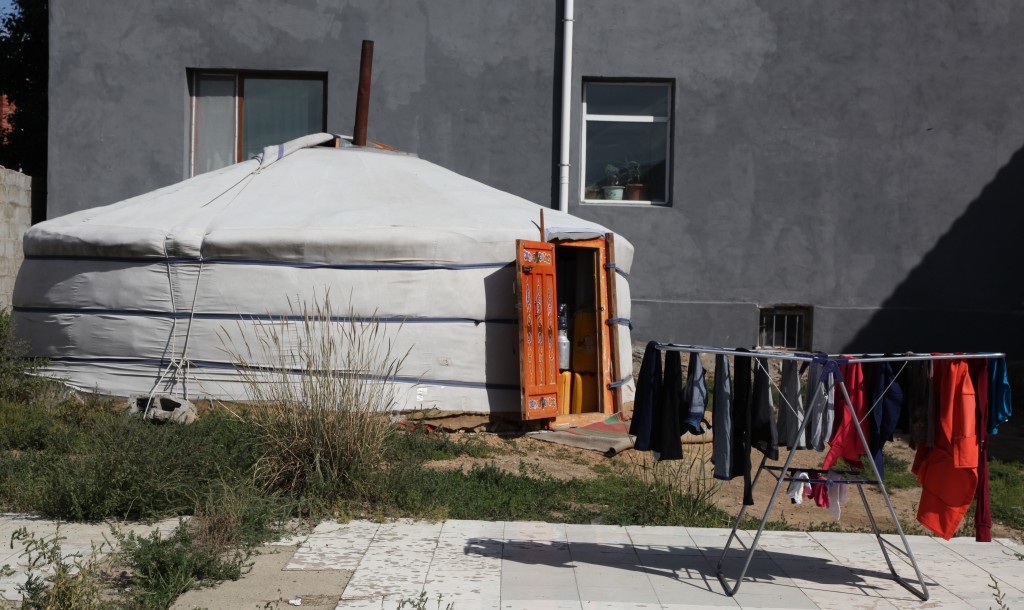 Zdjęcia: Okolice Klasztoru Gandan, Ułan Bator, Własna jurta, MONGOLIA Zdjęcia: Okolice Klasztoru Gandan, Ułan Bator, Własna jurta, MONGOLIA