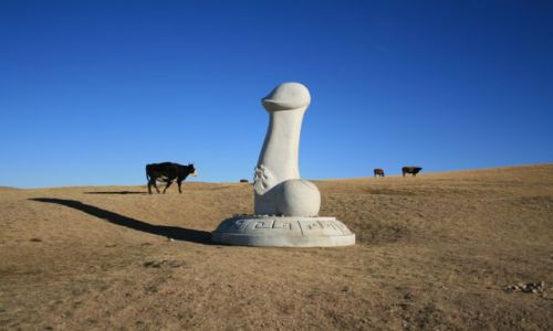 Zdjecie MONGOLIA / rodkowa Mongolia / okolice Charchorin / posg na drodze do Charchorin