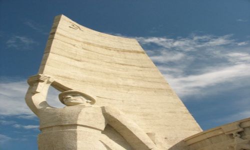 Zdjęcie MONGOLIA / - / Ulan Bator / Pomnik mongolskiego żolnierza w miejscu pamięci