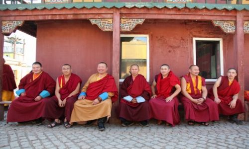 Zdjcie MONGOLIA / Uan Bator / Klasztor Gandan / W wiecie lamw