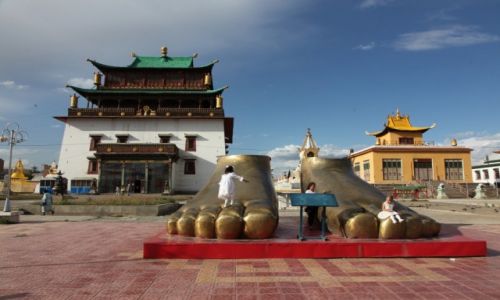 Zdjecie MONGOLIA / Uan Bator / Klasztor Gandan / Stopy Buddy